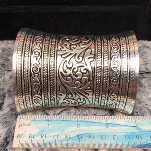 Silver tone Cuff